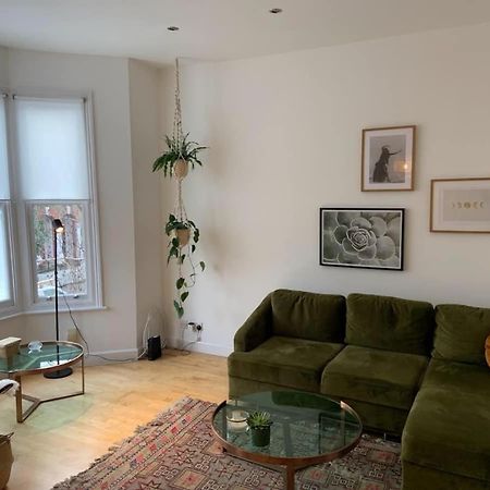 Lovely Spacious 1-Bedroom Flat In Tufnell Park Close To Central London Londres Exterior foto