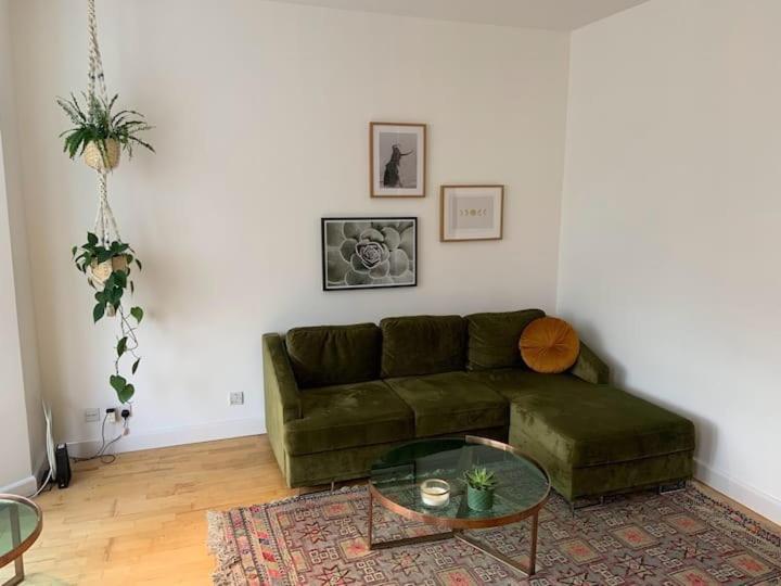 Lovely Spacious 1-Bedroom Flat In Tufnell Park Close To Central London Londres Exterior foto